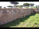 07343 ostia - regio iv - insula iii - domus delle colonne (iv,iii,1) - raum (f) - bli ri nordwesten - 06-2024.jpg